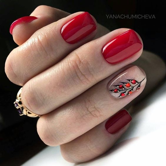 Elegancki czerwony manicure