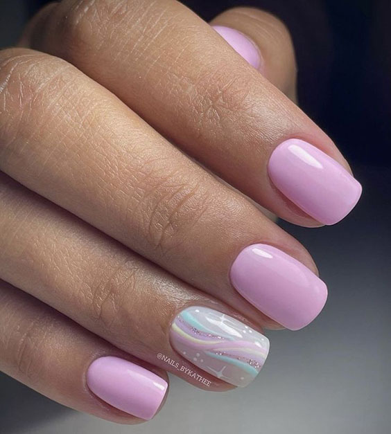 Pastelowy manicure w kolorze różowym