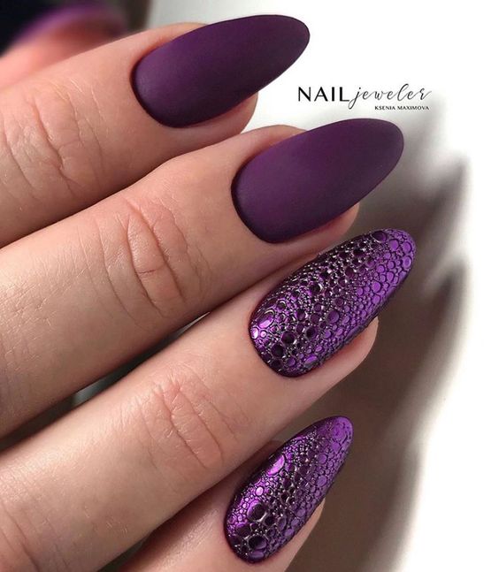 Bubble nails w kolorze fioletowym